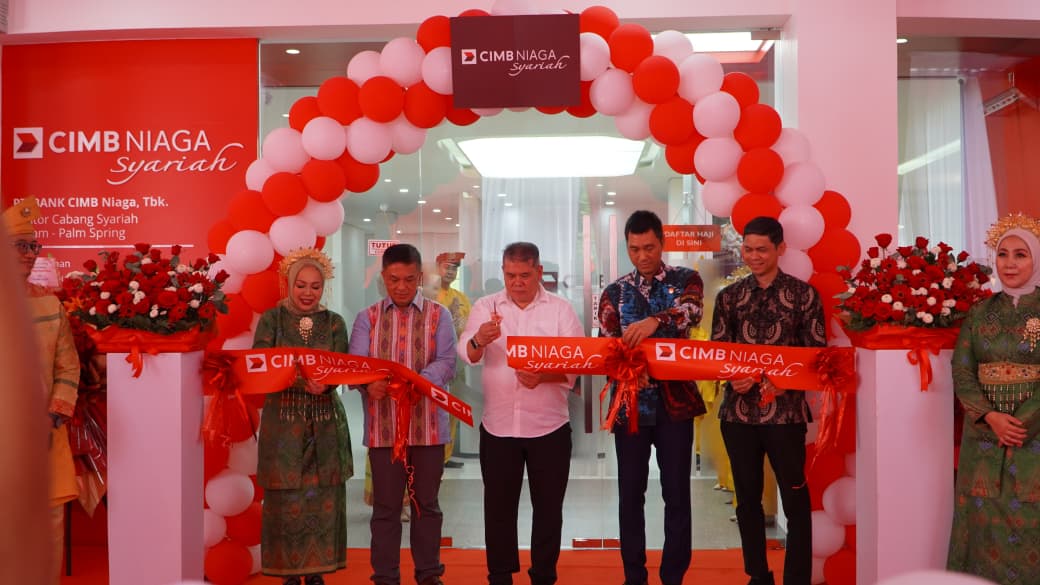 Kepala OJK Provinsi Kepulauan Riau Sinar Danandjaya menyampaikan hal itu saat meresmikan Kantor Cabang Digital CIMB Niaga Syariah Batam, Selasa (11/8/2026). Foto:OJK Kepri