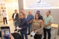 Wakabareskrim Polri Irjen Nunung Syaifuddin saat memberikan keterangan pers di Polresta Barelang, Minggu (16/8/2026). Foto:Ist