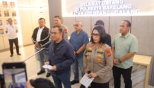Wakabareskrim Polri Irjen Nunung Syaifuddin saat memberikan keterangan pers di Polresta Barelang, Minggu (16/8/2026). Foto:Ist