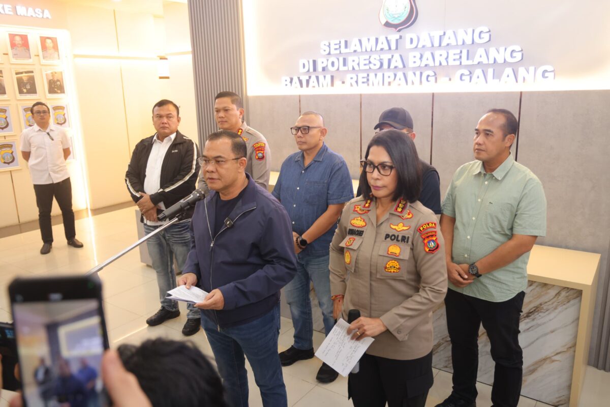 Wakabareskrim Polri Irjen Nunung Syaifuddin saat memberikan keterangan pers di Polresta Barelang, Minggu (16/8/2026). Foto:Ist