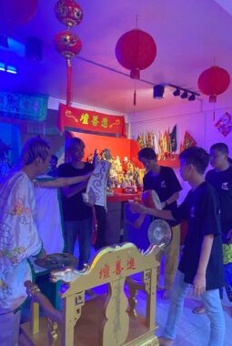 Video: Klenteng Jin Shan Tang Batam Gelar Barongsai, Makan Bersama dan Bagikan 88 Paket Sembako