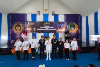 Wali Kota Batam Amsakar Achmad dan Karutan Fajar serta Kalapas Batam dan Kalapas Anak saat memberikan remisi HUT ke 81 RI di Lapas Batam, Senin (17/8/2026). Foto:Rega/matapedia