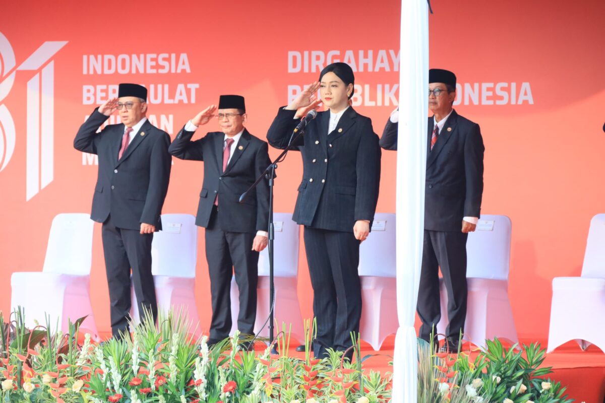 Ketua Dewan Komisioner OJK, Friderica Widyasari Dewi, menyampaikan pesan penting ini saat memimpin Upacara Peringatan HUT ke-81 RI di Lapangan Banteng, Jakarta, Senin (17/8/2026). Foto:OJK Kepri