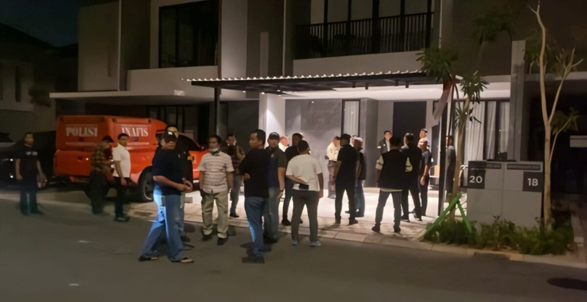 Rumah yang digeledah Bareskrim disebut milik pria berinisial A di Bengkong, Senin (17/8/2026). Foto:Istimewa