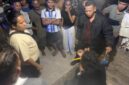 Terduga pelaku saat diamankan warga dan polisi. Foto:Dok. Humas Polresta Barelang