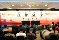 Chief Executive Officer Telin Abdul Rahman Ansyori, Direktur Utama Telkom Dian Siswarini, Direktur Wholesale & International Service Telkom Budi Satria Dharma Purba, serta SVP Group Sustainability and Corporate Communication Telkom Ahmad Reza, saat menghadiri konferensi pers BATIC 2026 di Nusa Dua, Bali, Selasa (25/8/2026). Foto:Telkom