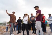 Wakil Kepala BP Batam sekaligus Wakil Wali Kota Batam Li Claudia Chandra saat tinjau drainase di beberapa titik wilayah Batam beberapa hari lalu. Foto:Istimewa