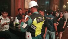 Lanud Hang Nadim bersama instansi terkait razia di tempat hiburan malam di Batam, Sabtu (29/8/2026). Foto:Istimewa