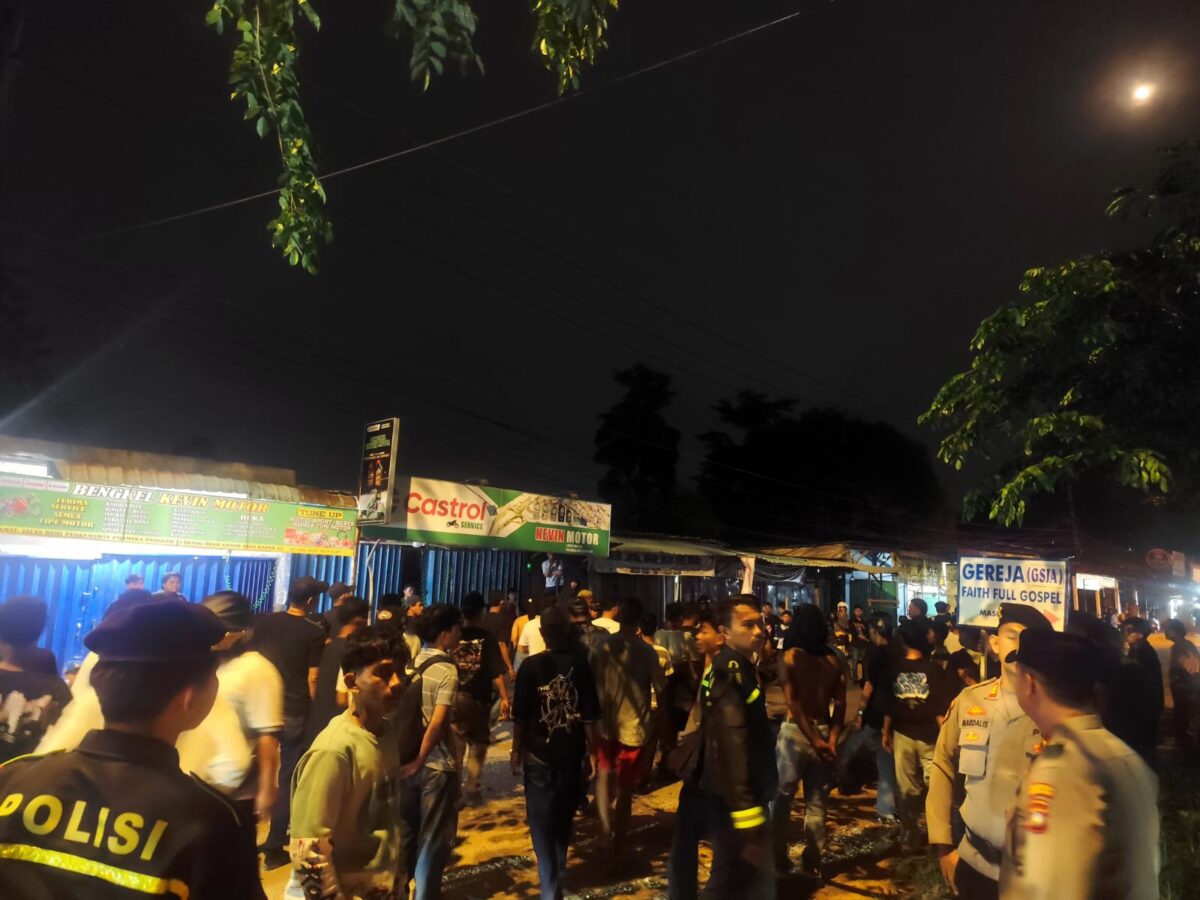 Polisi mediasi keributan pemuda di Nongsa Batam pada Sabtu (29/8/2026). Foto:Dok. Humas Polresta Barelang