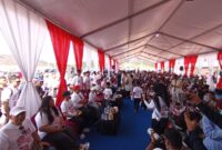 Kepala BP Batam Amsakar dan Wakil Kepala BP Batam Li Claudia dan Kapolda Kepri serta pejabat lainnya bersama anak-anak dalam peresmian Sekolah Terintegrasi Merah Putih di Rempang Batam, Minggu (2/8/2026). Foto:Rega/matapedia