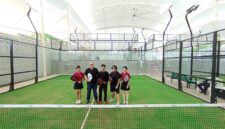 Asisten Direktur Ministry of Padel, Edu Salim baju hitam. Foto:Rega/matapedia