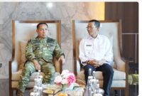 Panglima TNI Jenderal Agus Subiyanto  bersama Wali Kota Batam Amsakar Achmad, Selasa (4/8/2026). Foto:Diskominfo Batam. 