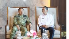 Panglima TNI Jenderal Agus Subiyanto  bersama Wali Kota Batam Amsakar Achmad, Selasa (4/8/2026). Foto:Diskominfo Batam. 