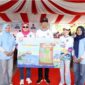 Wali kota Batam Amsakar Achmad bersama Istri dan Wakil Wali Kota Batam Li Claudia Chandra serta beberapa anak di hari anak pada Sabtu (8/8/2026). Foto:Diskominfo Batam