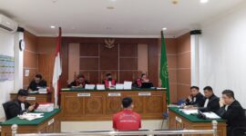 Terdakwa Wilson saat menjalani persidangan agenda pemeriksaan terdakwa pada Selasa (18/8/2027). Foto:Rega/matapedia