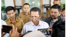 Wali Kota Batam Amsakar Achmad usai rapat paripurna di DPRD Batam, Senin (24/8/2026). Foto:Diskominfo