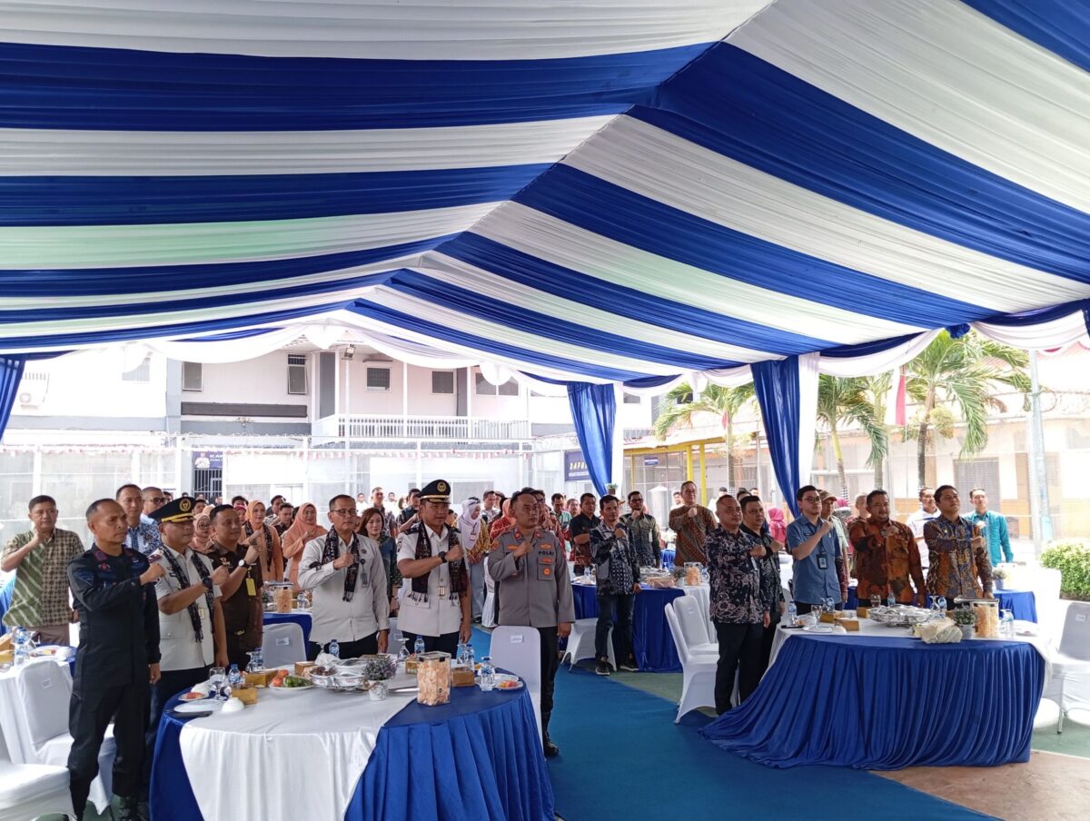 Pisah sambut antara Fajar ke Bambang di Rutan Batam, Jumat (28/8/2026). Foto:Rega/matapedia