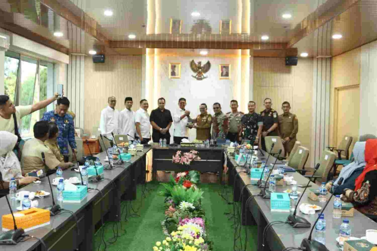 Forkopimda Tanah Datar bersama DPRD Batam, Senin (21/9/2026). Foto:Istimewa