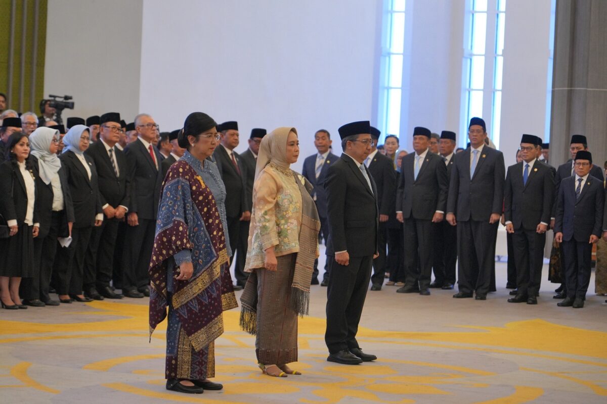 Ketua Mahkamah Agung RI Sunarto melantik Destry Damayanti sebagai Gubernur BI, Aida S. Budiman sebagai Deputi Gubernur Senior, dan Solikin M. Juhro sebagai Deputi Gubernur pada Rabu (2/9/2026).  Foto:Bank Indonesia Kepulauan Riau