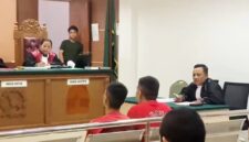 Terdakwa Zainuri membantah membeli liquid vape yang diduga mengandung narkotika untuk dijual kembali. Dalam persidangan di Pengadilan Negeri Batam, Kamis (3/9/2026). Foto:Nikson/matapedia