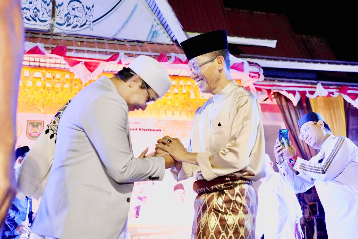 Wali Kota Batam, Amsakar Achmad, menghadiri Belakang Padang Bershalawat Jilid 2 di Lapangan Indra Sakti, Kecamatan Belakang Padang, Sabtu (5/9/2026). Foto: Diskominfo