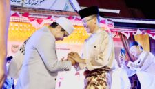 Wali Kota Batam, Amsakar Achmad, menghadiri Belakang Padang Bershalawat Jilid 2 di Lapangan Indra Sakti, Kecamatan Belakang Padang, Sabtu (5/9/2026). Foto: Diskominfo
