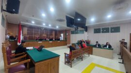 Terdakwa Wilson Lukman, Anik Istiqomah Noviana alias Meylika Levana alias Mami, Salmiati alias Papi Charles, dan Putri Eangelina alias Papi Tama Saat Menjalani Sidang Pembacaan Surat Tuntutan di PN Batam, Senin (7/9/2026). Foto: Istimewa