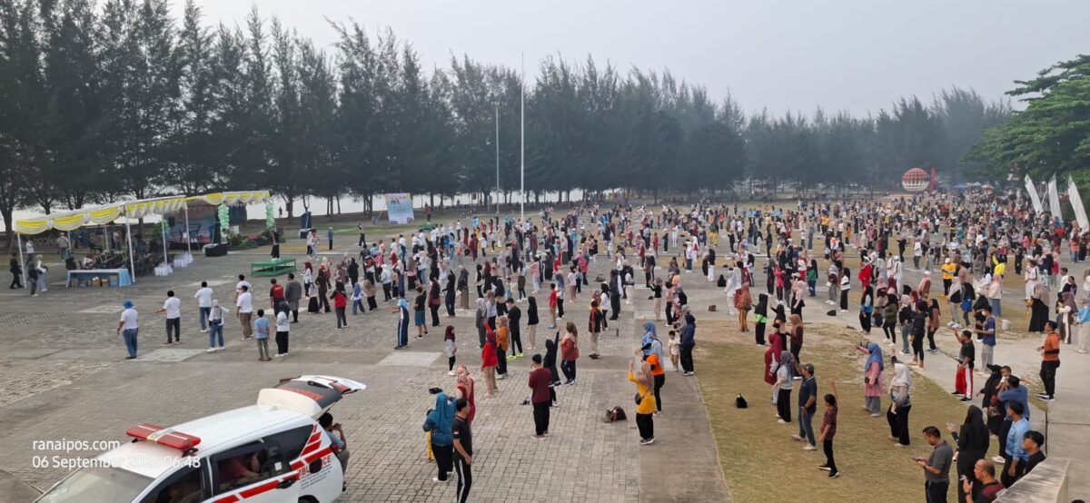 Rangkaian GENCARKAN berlangsung di Alun-alun Pantai Piwang, Natuna, Minggu (6/9/2026). Foto:OJK Kepri