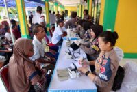 Polwan Polda Kepri dan Polresta Barelang bersama masyarakat Rempang mengikuti doa bersama dalam suasana penuh keakraban, Senin (7/9/2026). Foto:Humas Polda Kepri