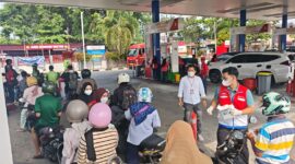 Pertamina salurkan masker ke warga di Padang. Foto:istimewa