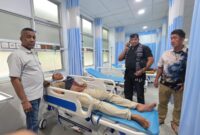 Ketua Umum PK NTT Kota Batam, Mohammad Agung Teibang tengah dan tokoh masyarakat. Foto:Istimewa