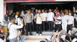 Wali Kota Batam Amsakar Achmad saat menerima buruh PT Ghim Li, Rabu (16/9/2026). Foto:Istimewa