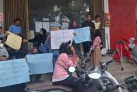 Warga Kampung Tua Dapur 12, RT 02/RW 09, Kecamatan Sagulung, Batam, mendatangi Kantor Cabang Air Batam Hilir (ABH) Batuaji, Kamis (17/9/2026). Foto:Istimewa