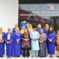 Ketua Umum PIKORI BP Batam, Erlita Sari Amsakar tengah. Foto:Istimewa