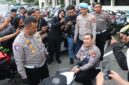 Kasat Lantas Polresta Barelang saat menunjukkan barang bukti knalpot brong dalam jumpa pers, Senin (21/9/2026). Foto:Ist