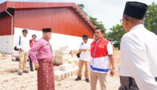 Komisaris PT Pertamina Patra Niaga, Panel Barus, meninjau calon lokasi SPBUN di Kelurahan Galang Baru, Kecamatan Galang, Kota Batam, Kepulauan Riau, pada Senin (21/9/2026).  Foto:Istimewa