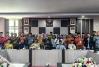 Otoritas Jasa Keuangan (OJK) Provinsi Kepulauan Riau menyampaikan data tersebut dalam rapat koordinasi Tim Percepatan Akses Keuangan Daerah (TPAKD) Kabupaten Karimun di Kantor Bupati Karimun, Senin (21/9/2026). Foto:Istimewa