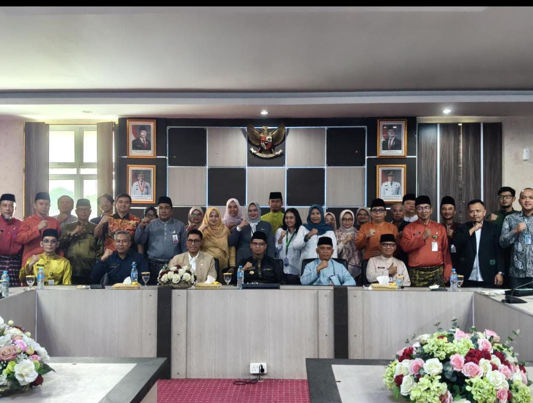 Otoritas Jasa Keuangan (OJK) Provinsi Kepulauan Riau menyampaikan data tersebut dalam rapat koordinasi Tim Percepatan Akses Keuangan Daerah (TPAKD) Kabupaten Karimun di Kantor Bupati Karimun, Senin (21/9/2026). Foto:Istimewa