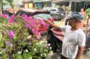 Warga melihatkan air yang lancar hidup. Foto:Istimewa