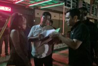 Kasi Intel Kejari Batam dan Kasi Pidum saat bersama terpidana kasus dugaan perdagangan orang, Kamis (24/9/2026). Foto:Dok. Kejari Batam