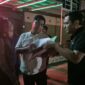 Kasi Intel Kejari Batam dan Kasi Pidum saat bersama terpidana kasus dugaan perdagangan orang, Kamis (24/9/2026). Foto:Dok. Kejari Batam