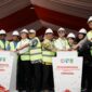 Kepala BP Batam sekaligus Wali Kota Batam Amsakar Achmad bersama Wakil Kepala BP Batam/Wakil Wali Kota Batam Li Claudia Chandra dan Ketua Yayasan Merah Putih Eddy Hussy menandai dimulainya pembangunan dengan groundbreaking dan pemasangan tiang pancang perdana, Kamis (24/9/2026). Foto:Humas BP Batam
