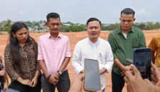 Kuasa hukum ahli waris, Utusan Sarumaha saat diwawancara wartawan, Kamis (24/9/2026). Foto:Istimewa