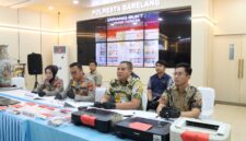 Polresta Barelang mengungkap praktik pemalsuan tersebut dalam konferensi pers di Lobby Mapolresta Barelang, Jumat (25/9/2026). Foto:Istimewa
