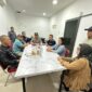 Kapolsek Sagulung Iptu Husnul Afkar bersama warga, Kamis (24/9/2026). Foto:Ist