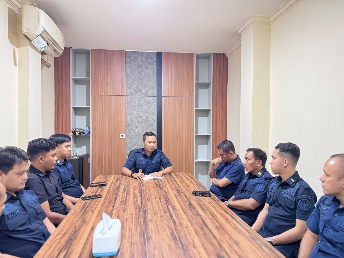 Kepala Kesatuan Pengamanan Lapas (KPLP) Kelas I Cipinang, Fajar Teguh Wibowo, meminta petugas melakukan kontrol secara rutin. Foto:Istimewa