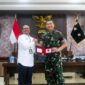 Executive General Manager Pertamina Patra Niaga Regional Sumbagut Fanda Chrismianto bersama jajaran manajemen dengan Panglima Kodam I/Bukit Barisan Mayjen TNI Hendy Antariksa, Senin (28/9/2026). Foto:Istimewa