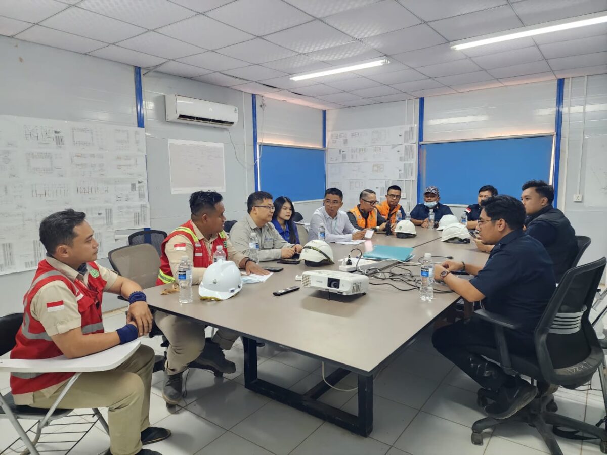 Tim Intelijen dan Penindakan Keimigrasian (Inteldakim) Kantor Imigrasi Batam melakukan pemeriksaan terhadap tenaga kerja asing (TKA) di Kawasan Ekonomi Khusus (KEK) Tanjung Sauh, Batam, Rabu (16/9/2026). Foto:Dok. Panbil Group