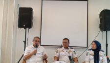 Anggota Komisi III DPRD Kota Batam dari Fraksi PKS, Suryanto dan Dishub Batam saat memberikan keterangan pers, Senin (7/9/2026). Foto:Rega/matapedia