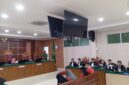 penasihat hukum kedua terdakwa, Utusan Sarumaha saat baca pledoi Terdakwa di PN Batam, Rabu (9/9/2026). Foto:Rega/matapedia